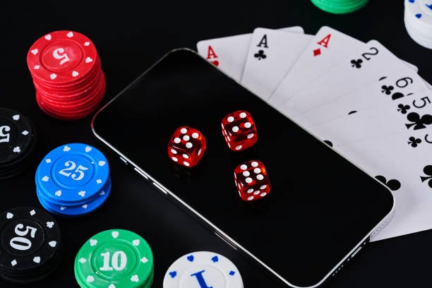 Lucky Neko slot game interface showing Maneki-neko symbol and payline structure