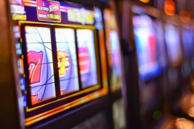 Money Train slot bonus round with respin feature and multiplied symbols